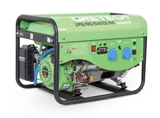 Generatore portatile verde con telaio, etichettato per GPL/GNC/benzina, che mostra i pulsanti di controllo, le prese e le parti del motore.